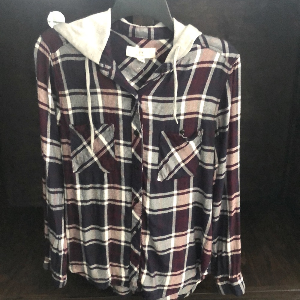 Woman’s hooded button up long sleeve shirt. Sz M